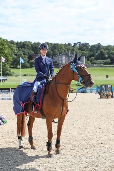 Kayleigh Bowen wins the Senior Club 80cm & 90cm titles